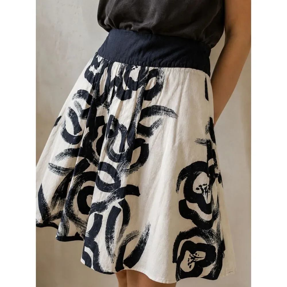 Mossimo Size Small 100% Cotton Black & Cream Floral A-Line Skirt